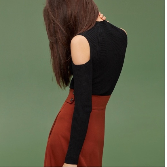 Aritzia Wilfred Black Knit Cut-out sleeve Mock-neck Top - Picture 3 of 14